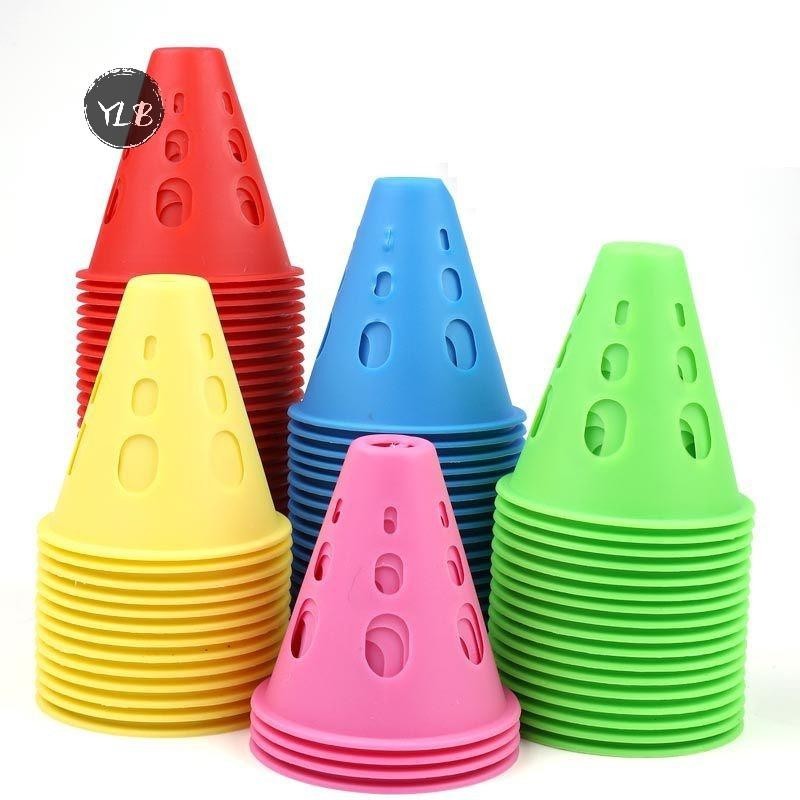 YLB 1ชิ้นเครื่องหมายการฝึกอบรมถนนกรวยลูกกลิ้งสเก็ตกองแบบพกพามัลติฟังก์ชั่สเก็ตสิ่งกีดขวางบนถนนฟุตบอลการฝึกอบรมอุปสรรคอุปกรณ์ประกอบฉากใหม่