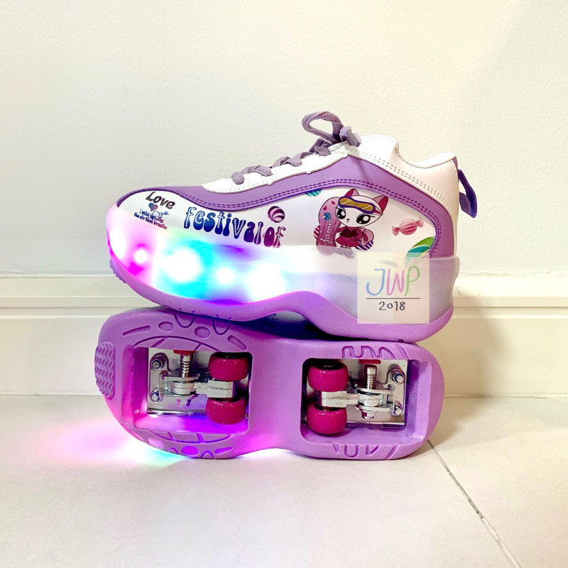 พร้อมส่งจากไทย มีไฟ รองเท้าสเก็ต รองเท้าสเก็ต4ล้อ พับล้อได้ ลายแมว