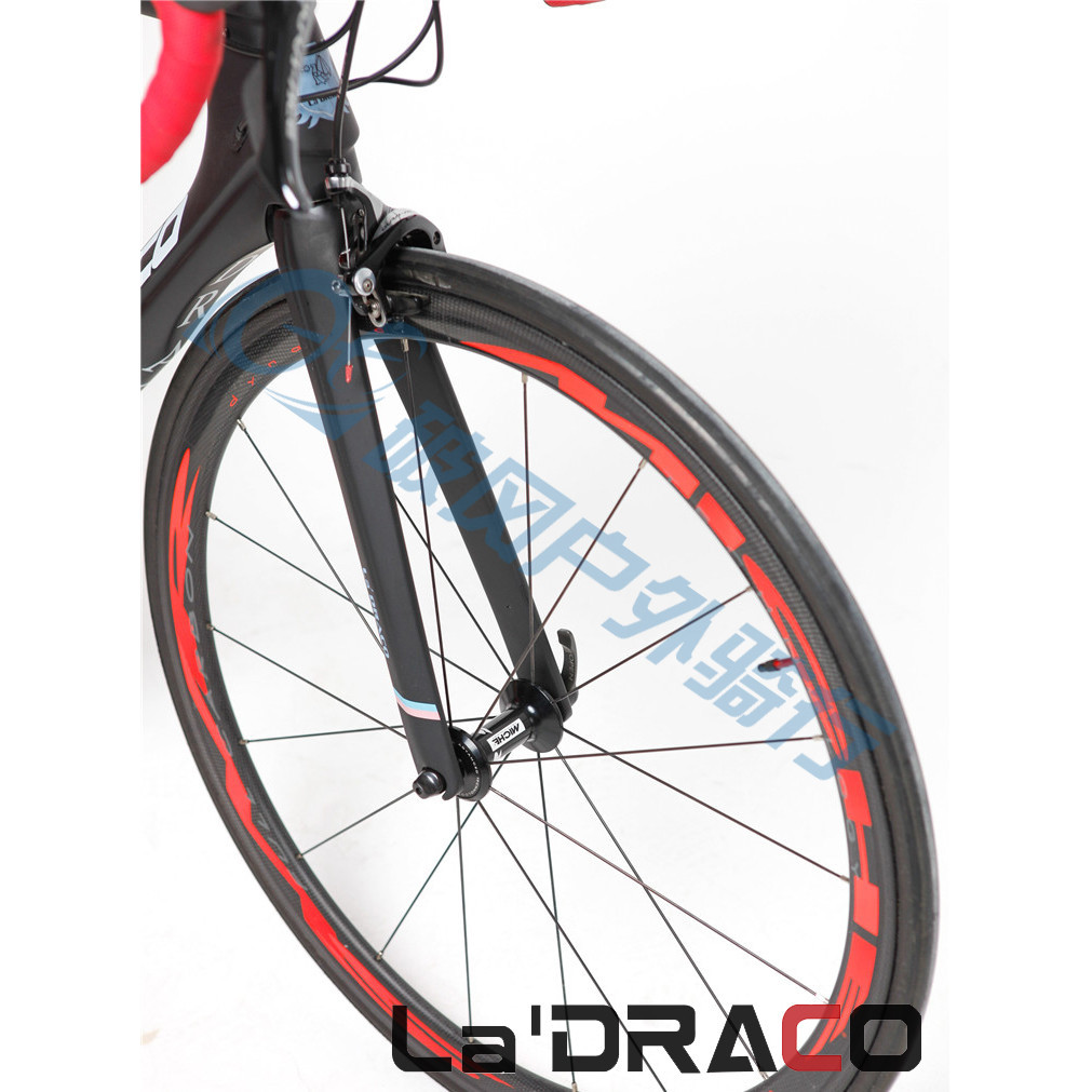 LaDraco Chasing Cool จักรยานเสือหมอบ ใช้วัสดุคาร์บไฟเบอร์ มาพร้อมชิมโนะดูราเอซ 9000