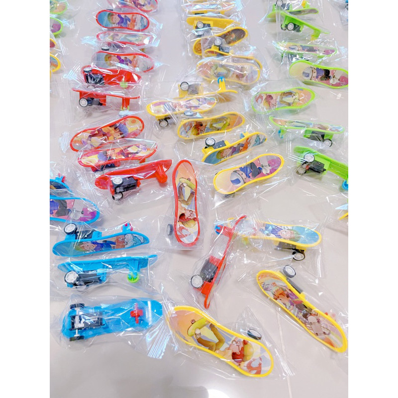 สเก็ตบอร์ดนิ้วลาน ดึงกลับ ของเล่นเด็ก