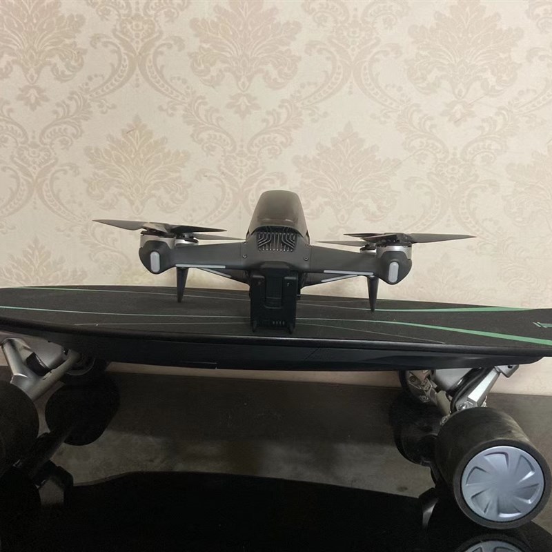 AI สมาร์ท Somatosensory สเก็ตบอร์ดไฟฟ้าสี่ล้อ Conan Balance รถผู้ใหญ่ Walk รีโมทคอนโทรลเริ่มต้น SPECTRA