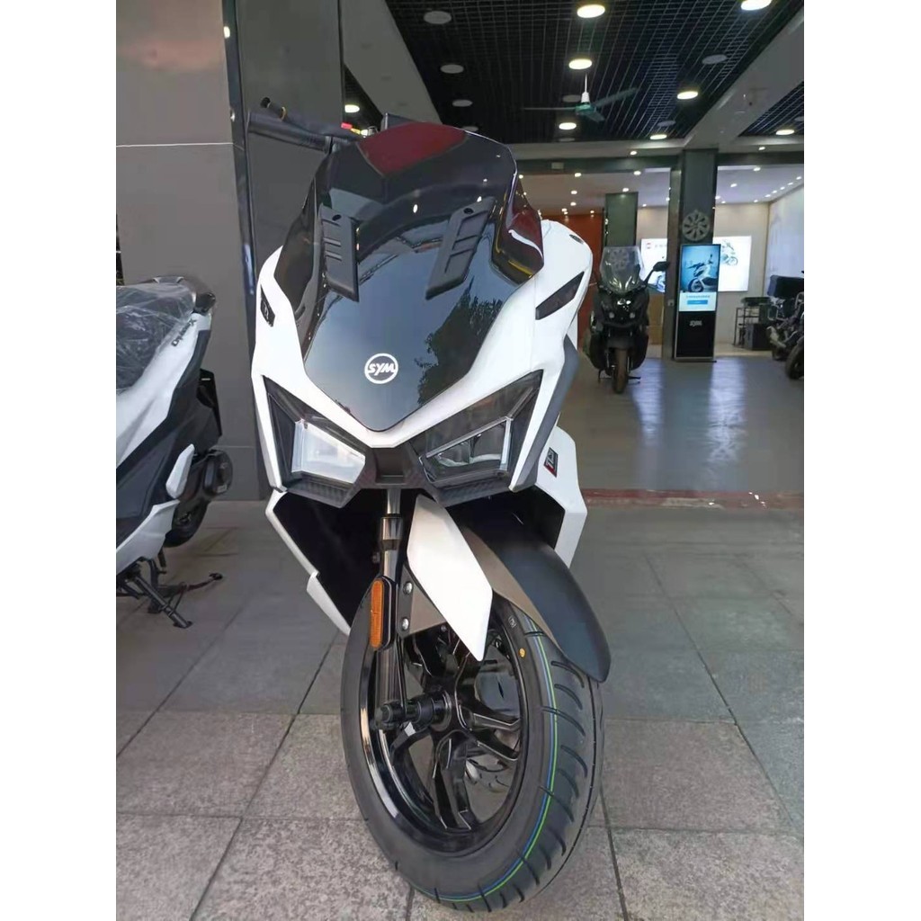 Sanyang สไตล์ใหม่ CRUISYM150 X รถจักรยานยนต์ผู้หญิงสกู๊ตเตอร์น้า Cooling ด้านหน้าด้านหลังดิสก์เบรก ABS ยี่ห้อใหม่พร้อมสต็อกรถ