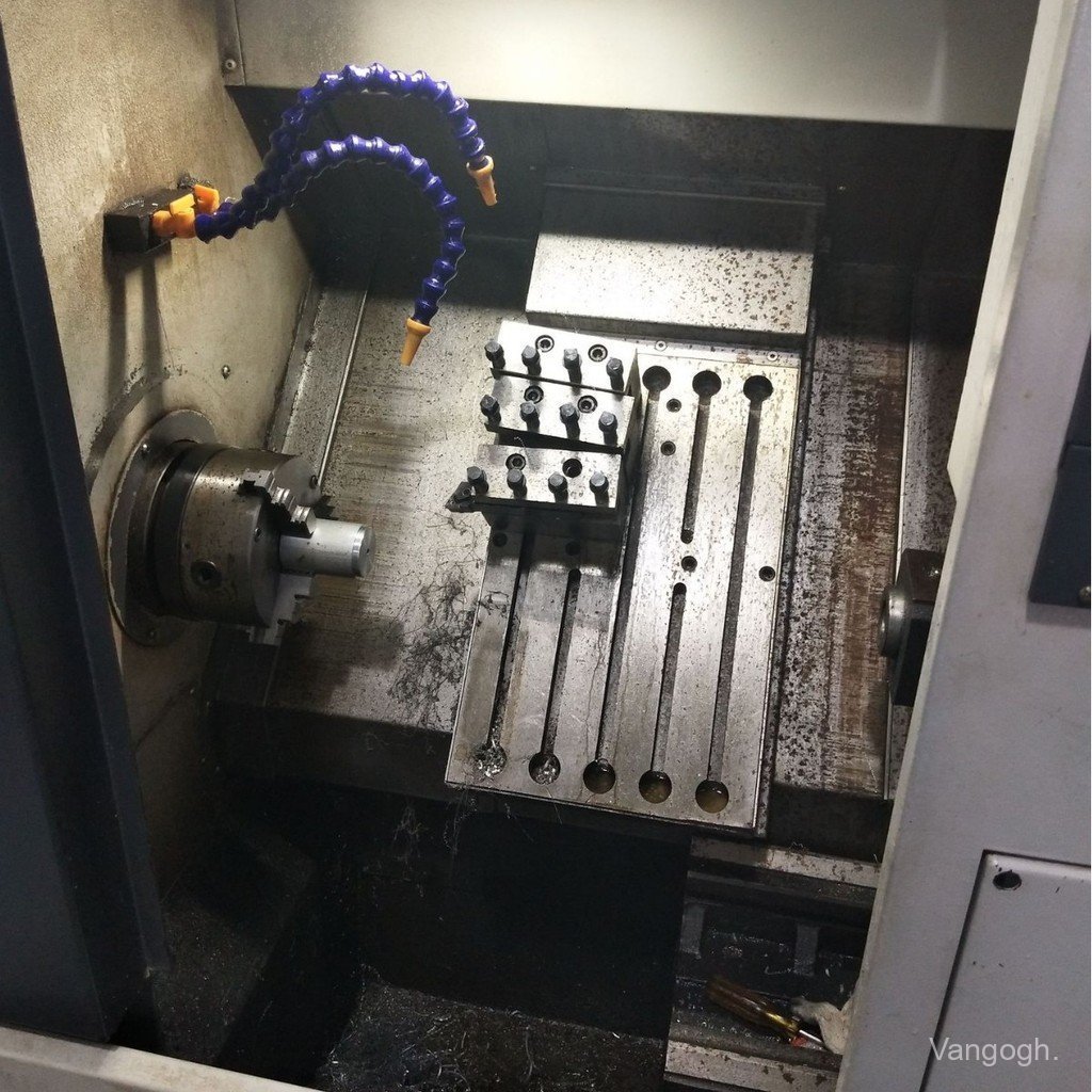 เครื่องที่สองหนานจิง แผนกซ่อมการขายเซี่ยงไฮ้ ขายเครื่องกลึงเครื่องมือขนาดเล็ก CNC300 เครื่องกลึง CNC แนวนอน