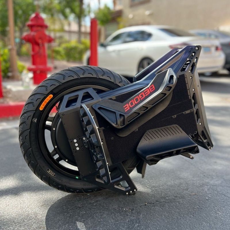 จักรยานไฟฟ้า UniCycle ดีไซน์สมดุลพร้อมระบบซับแรงกระแทกดครั้ง