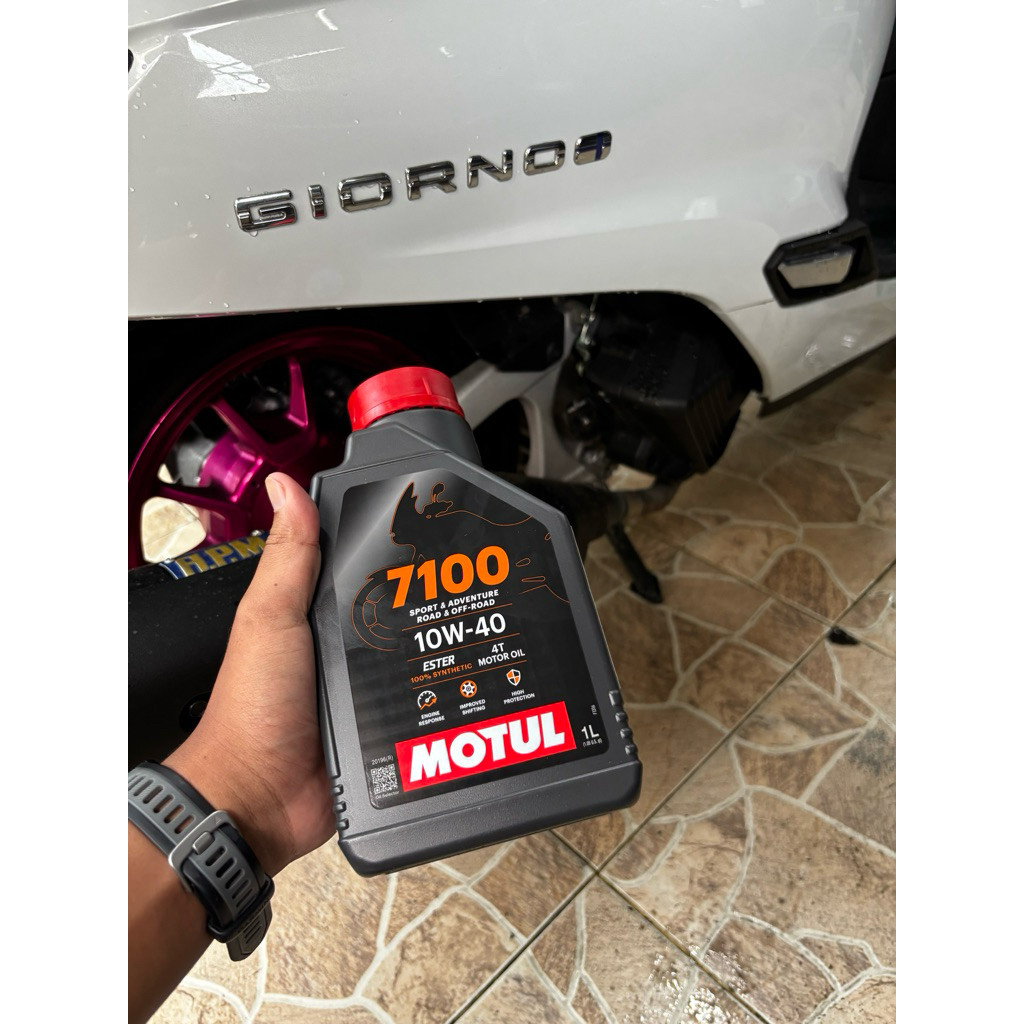 น้ำมันเครื่องMotul 7100