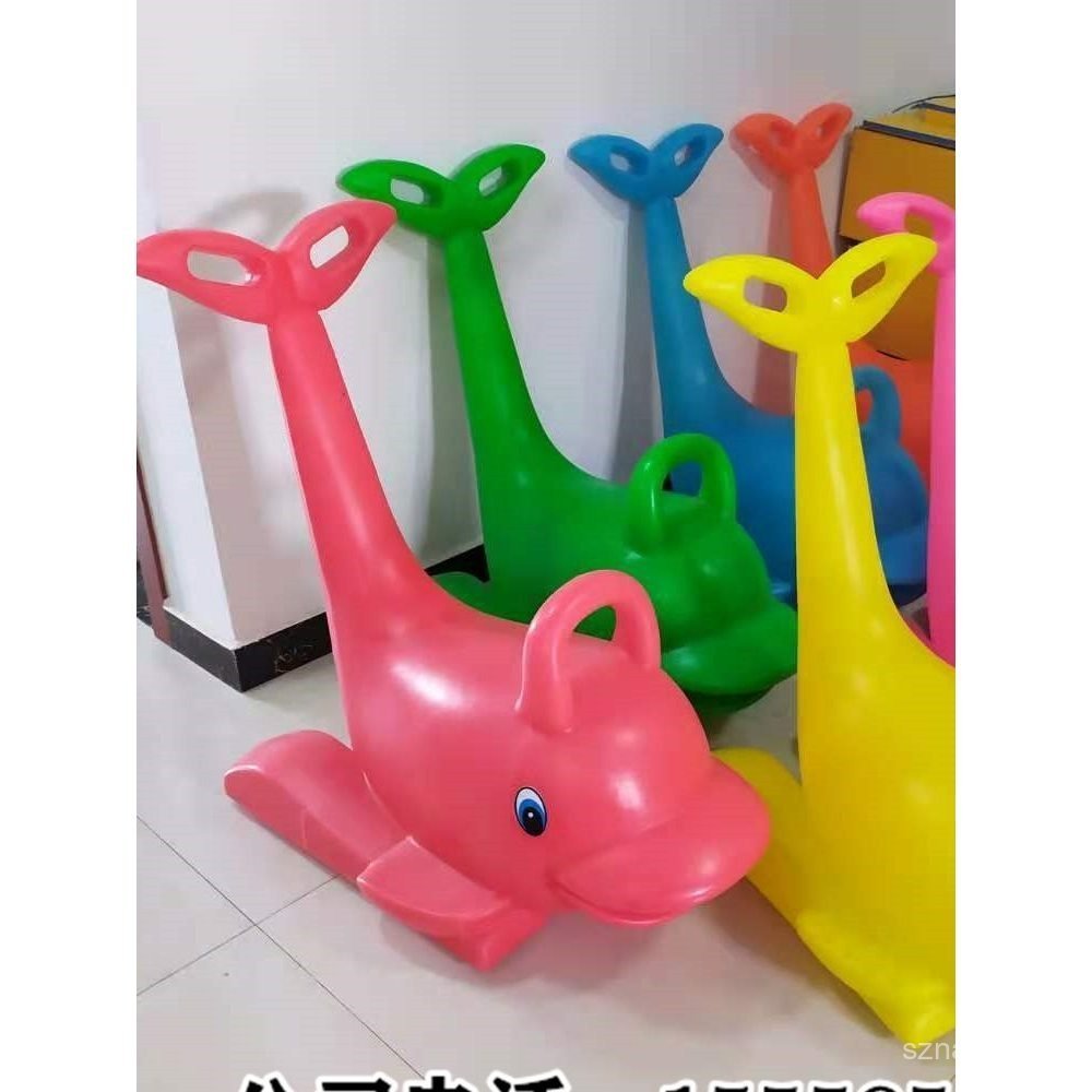 อุปกรณ์สกีและสเก็ตสำหรับนิทรรศการน้ำแข็งและปลาโลมาในร่ม XNKG