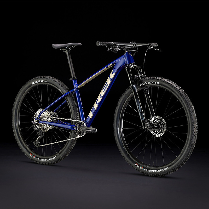TREK XCALIBER 8 ตะเกียบหน้าสำหรับความคล่องตัวที่ดี ออกแบบเพื่อความรวดเร็วและน้ำหนักเบา สำหรับจักรยานเสือภูเขาในการแข่งขันและการปั่นแบบออฟโรด