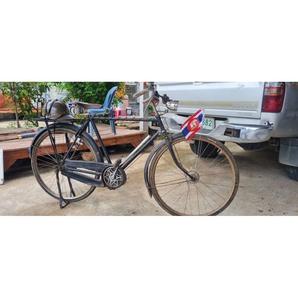 จักรยานโบราณวงล้อ28นิ้วตราราเล่อังกฤษแท้สภาพดีแห้งๆเดืมๆอุปกรณ์ครบเบรคไฟกระดิ่งแตรลมพร้อมขี่ได้เลยสอบถามก่อนสั่งซื้อ