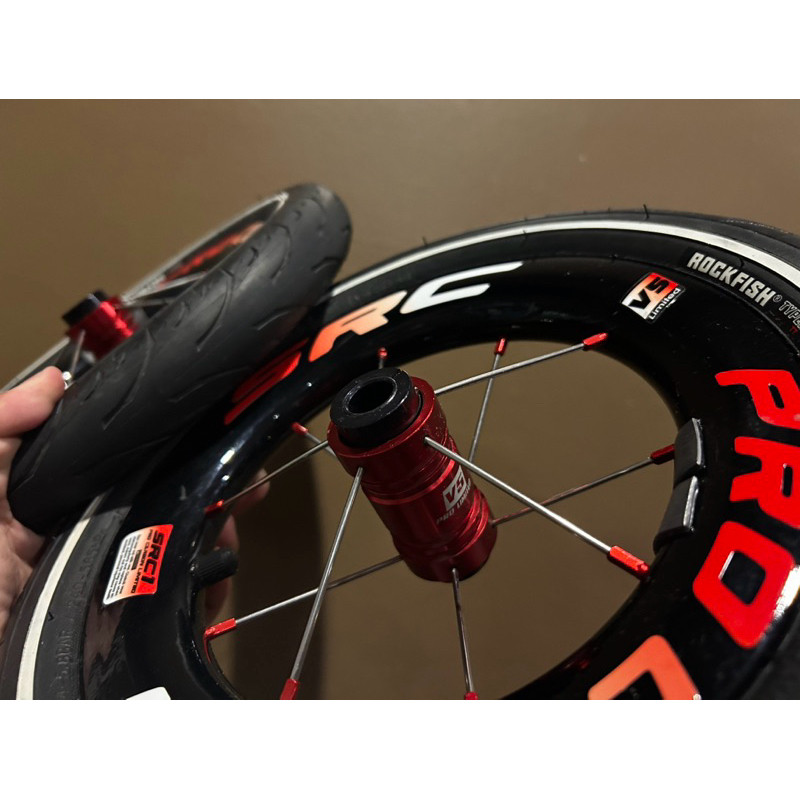 ล้อคาร์บอนสำหรับจักรยานขาไถ